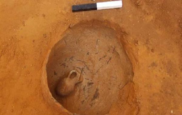 Bir Küp İçinde 3.800 Yıllık Bebek Gömüsü Bulundu.
