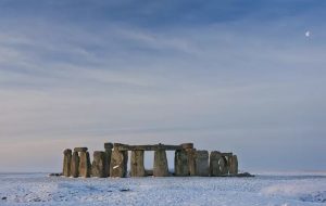 Stonehenge Niçin