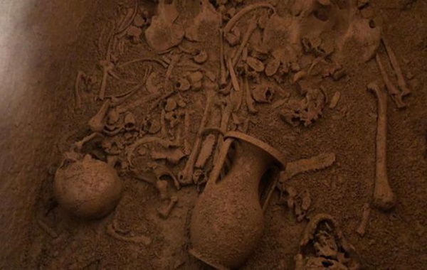 2400 Yıllık Lahitin