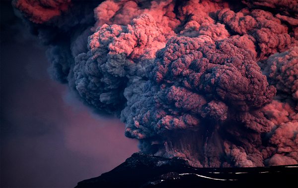 İlk İnsanlar 74.000 Yıl Önce Dünyanın İklimini Değiştiren Bir Süper Volkan Patlamasından