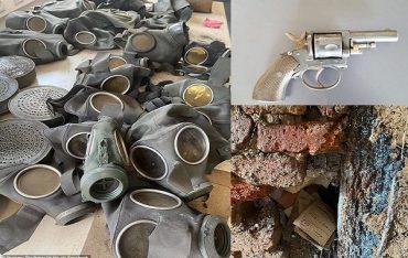 Almanyada Türk Asıllı Bir Genç Evinin Duvarından Nazi Zaman Kapsülü Çıkardı