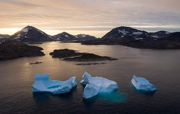 Grönlandın Karlı Zirvesinde 1950den Beri İlk Kez Kar Yerine Yağmur Yağdı