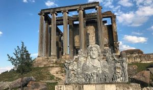 Kütahyadaki Aizanoi Antik Kentinde Zeus Tapınağının Girişi Bulundu
