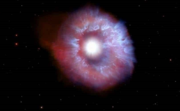 Hubble Teleskobu Ölmekte Olan Bir Yıldızın Devasa 'Gözünü' Yakaladı