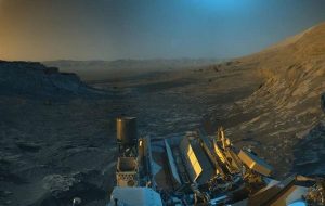 NASA s Curiosity rover sends a picture postcard from Mars