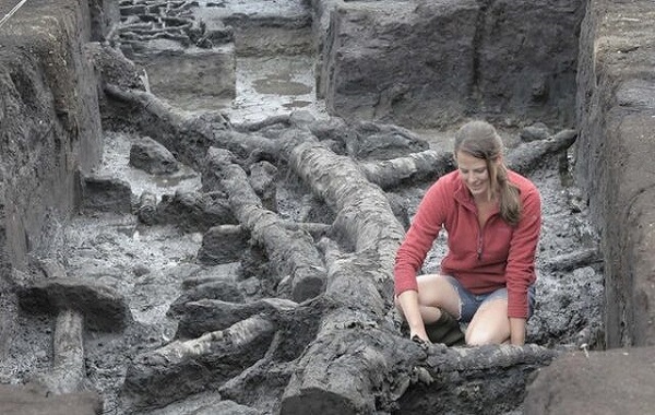 6000 Years Older than Stonehenge: Oldest house in Britain discovered to be 11,500 years old