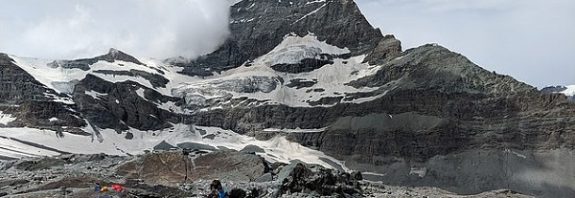 Alplerdeki Devasa Dağ, İki Saniyede Bir İleri Geri Hareket Ediyor