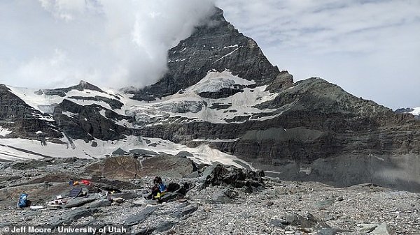 Alplerdeki Devasa Dağ, İki Saniyede Bir İleri Geri Hareket Ediyor