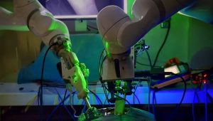 Yapay Zeka Robot Tek Başına Ameliyat Yapmayı Başardı