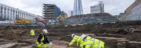 Gökdelenlerin Arasında Muhteşem Desenleriyle Yeni Bir Mozaik Keşfedildi