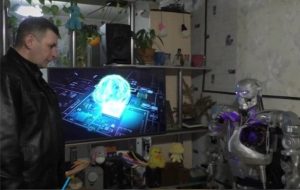 Mucit Programcı, Dedesinin Bilincini Bir Robota Yükledi ve Onunla Konuştu