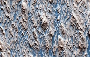 Breathtaking Photos of Mars Terrain Hint at a Mysterious Cyclic Past