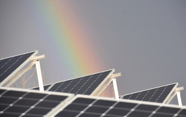 Scientists make ‘miracle material’ breakthrough to revolutionise solar power