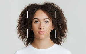 Artificial neural networks model face processing in autism