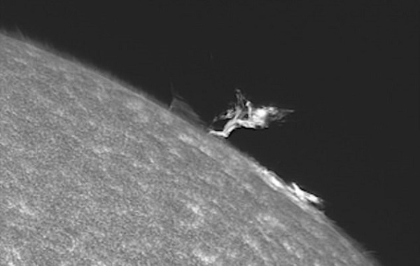 Güneşin Yüzeyinden Püsküren 20 Km'lik Plazma Kasırgası Görüntülendi