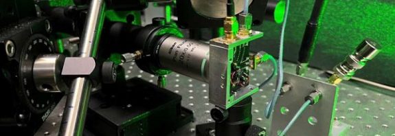 Quantum sensor can detect electromagnetic signals of any frequency