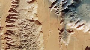 Tüm Güneş Sistemi'ndeki En Büyük Kanyon Görüntülendi