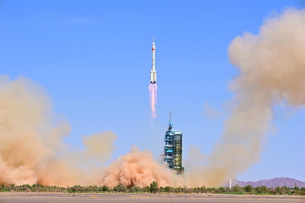 Çin Alçak Dünya Yörüngesine Gizli Bir Uzay Aracı Fırlattı