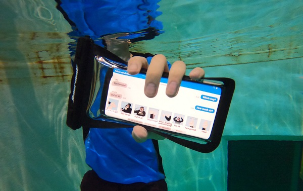 Researchers Bring First Underwater Messaging App to Smartphones