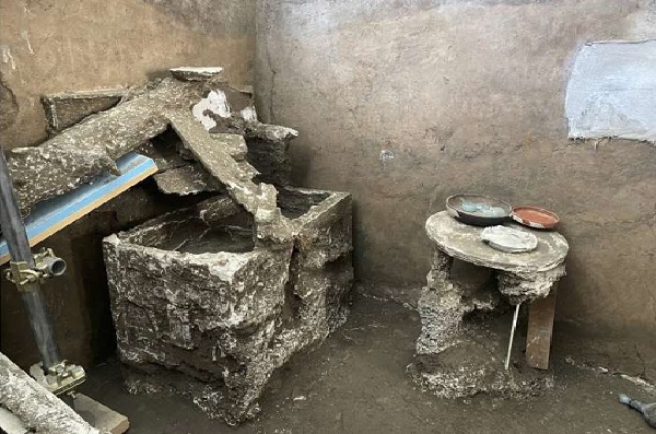 New Pompeii finds highlight middle-class life in doomed city