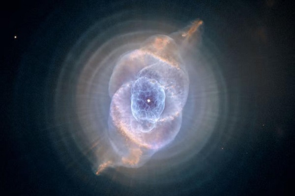 Bilim İnsanları Ünlü Kedi Gözü Nebulasının Nasıl Oluştuğunu Nihayet Keşfetmiş Olabilir