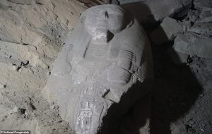 Mısırda Keşfedilen 3300 Yıllık Lahit "Rüya Gibi Bir Keşif" Olarak Karşılandı