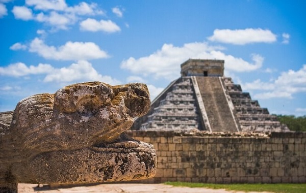 Çift Taraflı ve Çift Cinsiyetli Çok Nadir ve Gizemli Bir Maya Steli Bulundu