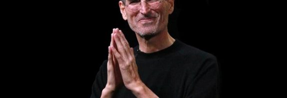 11 Yıl Önce Ölen Steve Jobs, Yapay Zeka İle Hayata Döndürüldü