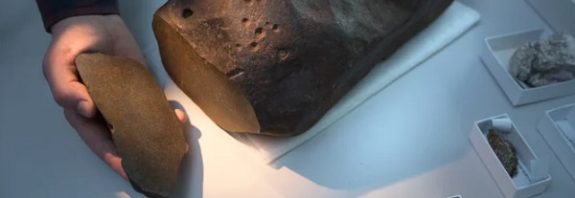 Altın Bulduğunu Zannederek Sakladığı Taş Çok Daha Değerli Çıktı