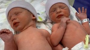 30 Yıl Önce Dondurulan Embriyolardan 2022 Doğumlu İkiz Bebekler Dünyaya Geldi