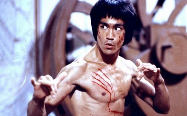32 Yaşında Ölen Bruce Lee'nin Ölüm Sebebi, O Gün Çok Fazla Su İçmesi Olabilir