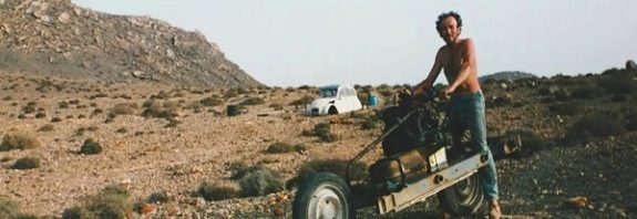 A Stranded Engineer Turned a Car Into a Motorbike to Escape the Desert