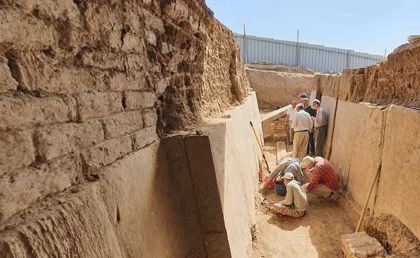 Asur Antik Şehri Ninova'da 2.700 Yıllık Kaya Oymaları Ortaya Çıktı