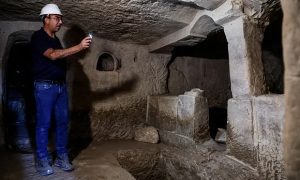 İsraildeki Mağara Kazısında İsa Peygamberin Ebesinin Mezarı Bulundu