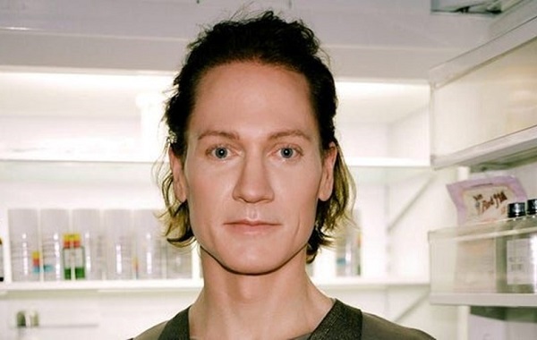 45 Yaşındaki CEO, İç Organlarını ve Cildini 18 Yaşa Kadar Estetiksiz Gençleştirdi