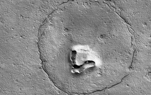 Marsın En Sevimli Krateri: Keşif Aracı bir AYI Görüntüsü Yakaladı