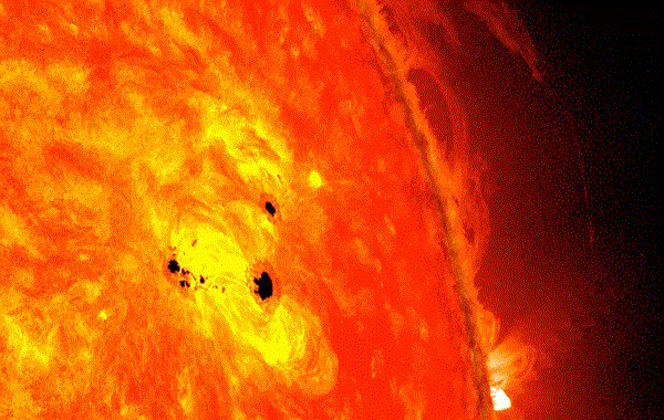 Stunning time-lapse photo of Sun shows sunspots at their peak