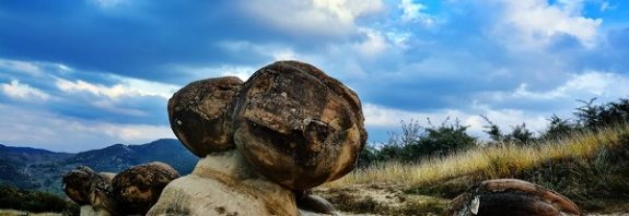 The Living Rocks Of Romania Appear To Grow, Move, and Spawn Others