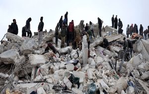 BİR SİSMOLOG YIKICI