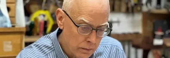 Londralı Bir Mobilyacı Mağara Duvarlarındaki Çizimlerin Gizemini Çözerek Arkeologları Hayrete Düşürdü!