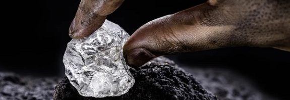 Has A Rock That Generates Electricity Really Been Discovered In Africa?