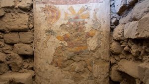 Peruda 1.400 Yıllık İki Yüzlü Erkek Duvar Resmi Bulundu