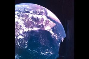 Jüpiter e Giden JUICE Uzay Aracının Dünya ya Veda Ederken Çektiği Fotoğraflar Yayımlandı