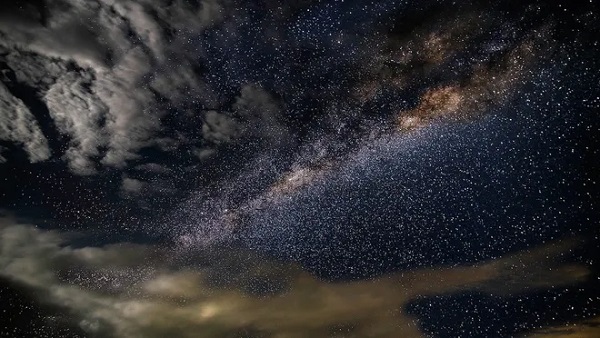 Kara Delikler Galaksimizin Merkezinde mi Gizleniyor?