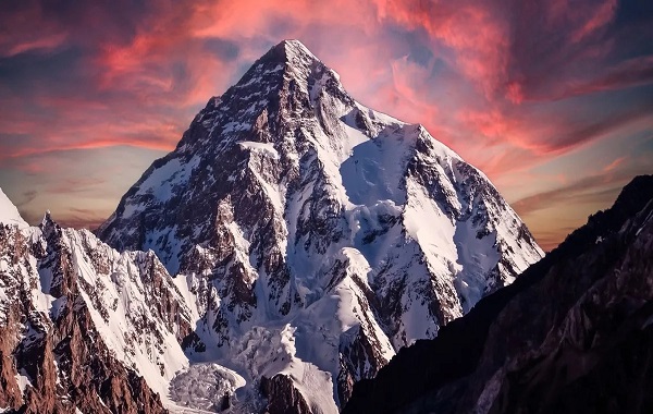 Mountains 5 times the height of Mt Everest exist near Earth's core