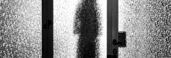 Ever Feel Like You're Not Alone, But You Are? Science Can Explain That Creepy Feeling