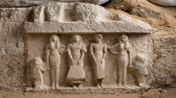 Sakkara da Amun Tapınağı Yöneticisinin Mezarı Bulundu