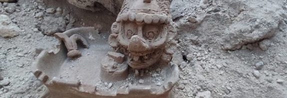 Meksika da Tanrı K awil in Nadir Heykeli Keşfedildi