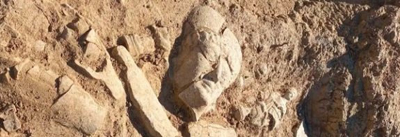 Sicilya'daki Tapınaklar Vadisi'nde Bulunan Devasa Adak MÖ 406 Yılındaki Göçü Ortaya Koyuyor