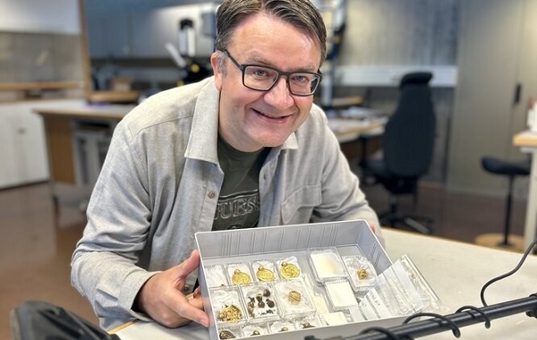 Acemi Adam Norveç'te Yüzyılın En Büyük Altın Hazinesini Buldu